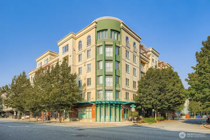 Welcome to Library Square, a well-maintained and inviting condo building just blocks from everything Bellevue has to offer.