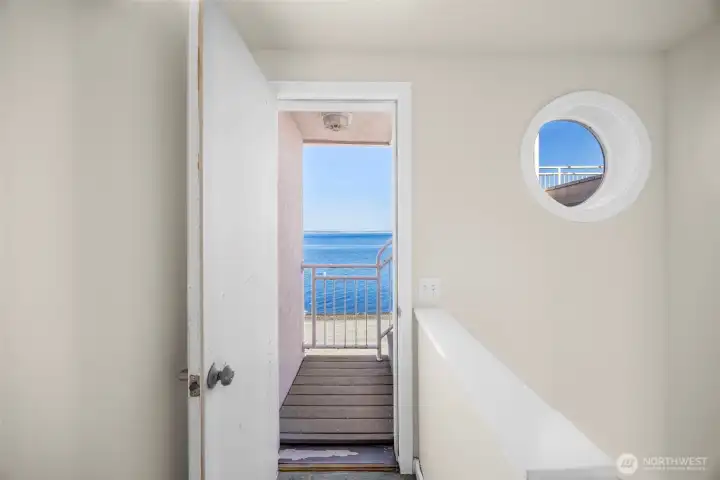Crows Nest Door to Rooftop Entertaining Deck
