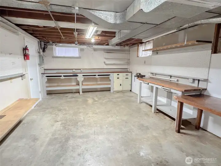 Huge workshop of your dreams awaits all your projects