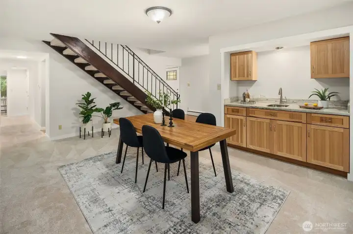A wet bar off the dining room