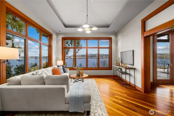 A space that adapts to your lifestyle—host, gather, or unwind, all with views of the water and the option for privacy.