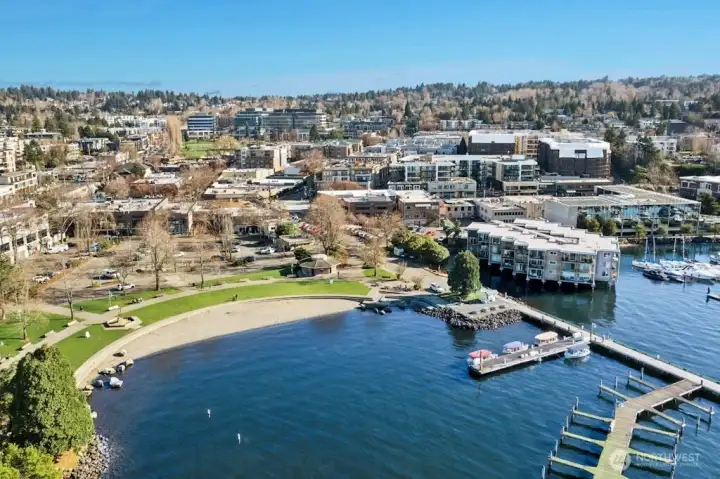 Enjoy resort-style living from your private covered lanai, where you can take in Kirkland’s beloved summer concerts — a 50-year tradition — from the comfort of your own home.