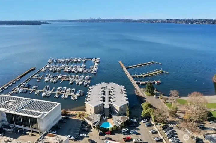 Ideal for commuters with Bellevue, Redmond, I-405 and SR 520 just minutes away. Opportunities like this are rare. Experience true waterfront penthouse living — in the center of it all.