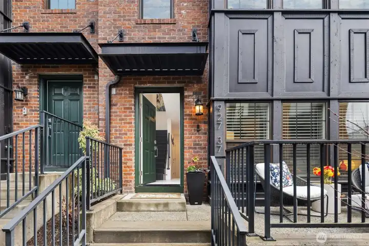 Come on in! You know you want to...