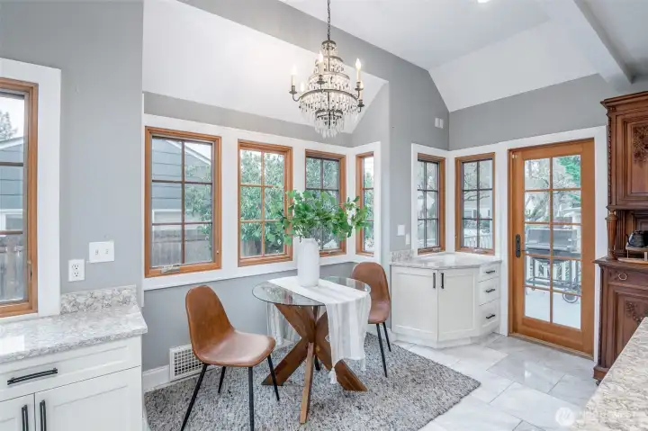 This pretty kitchen nook is perfect for your slow mornings and late night snacks