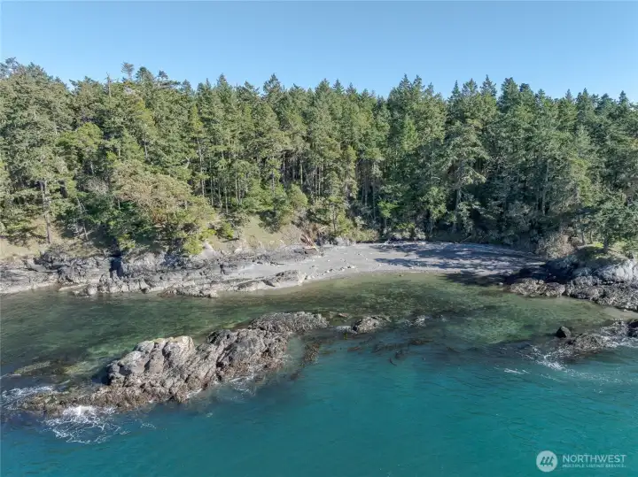 Community beach access leads to this spot.  Access to the beach from Shark Reef Road not developed yet.