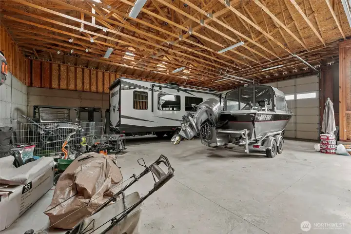 2,484 Square Foot Shop