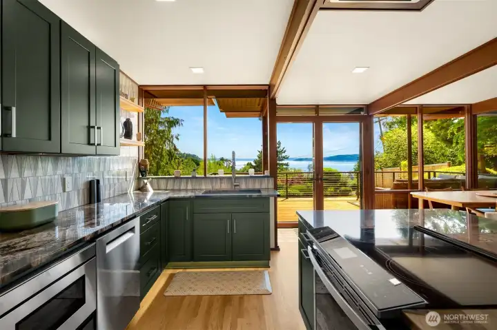 The remodeled kitchen and the views are amazing! The remodeled kitchen and the views are amazing!