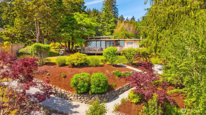 Gorgeous, easy care landscaping. Gorgeous, easy care landscaping.