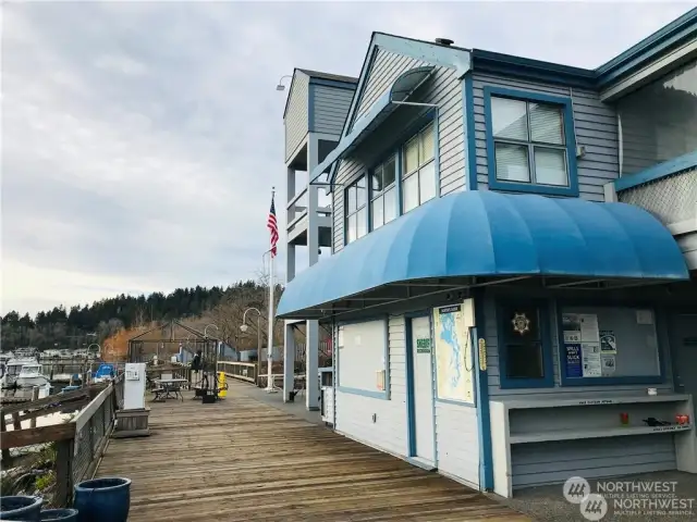 Here is the Harbormasters office, bathrooms & laundry center.