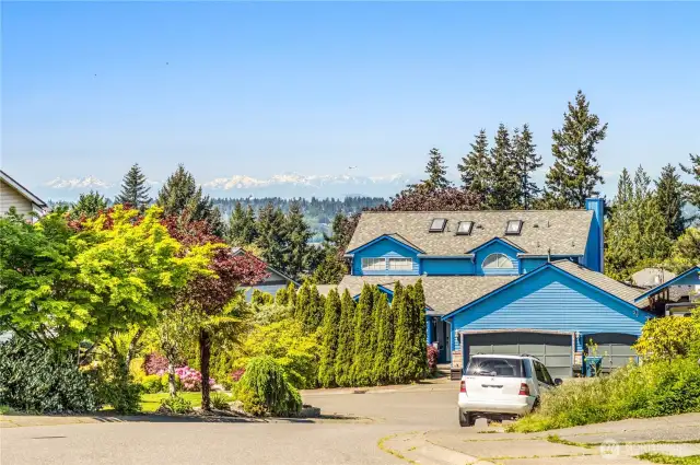 To the west, a view of the majestic Olympic mountains!