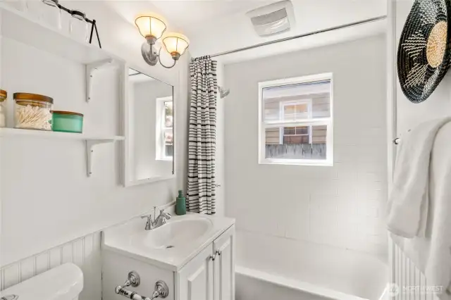 upstairs full bathroom