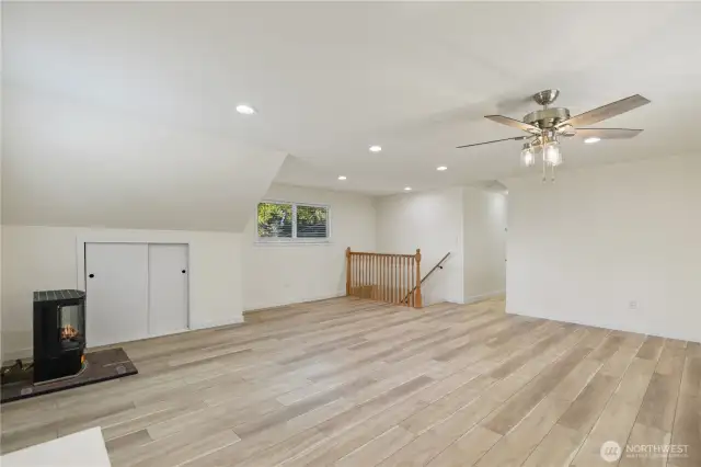 2nd floor family room with gas fireplacd