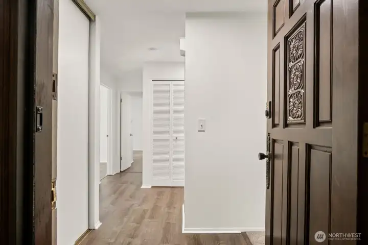 New interior paint, front door stain & updated LVP flooring