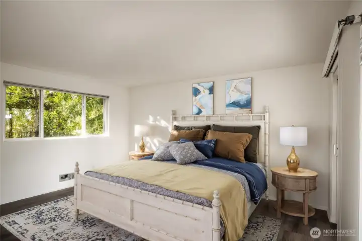 Primary bedroom *virtually staged*