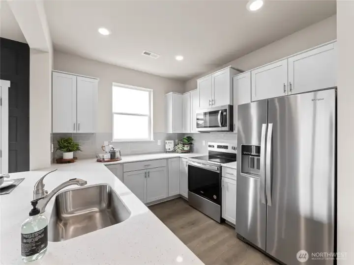 Pictures are for representational purposes only, colors and features may vary.