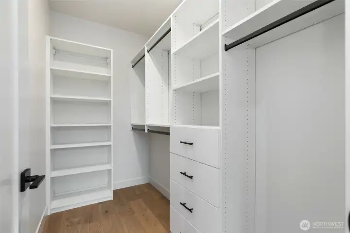 and walk-in closet.