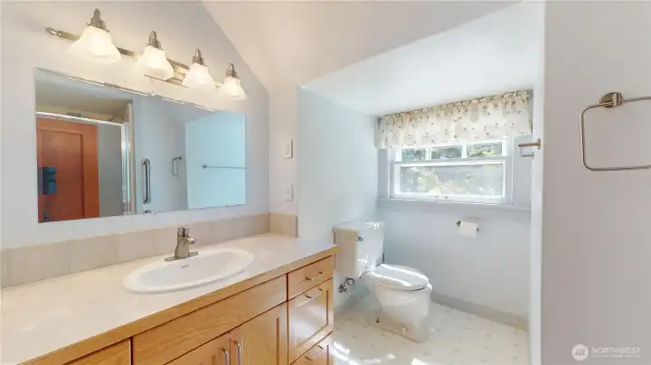 Upstairs Bath overlooking the back yard