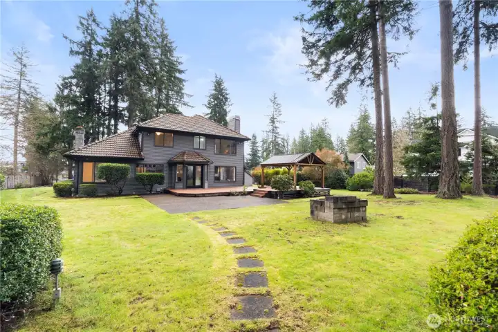 The large .699 acre fully fenced yard offers space for hobbies, gardening, or play while being just minutes to Lake Sawyer for recreational activities and outdoor fun. No HOA and zoned R4. 1 YEAR AHS HOME WARRANTY INCLUDED.