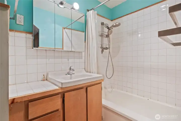 Main Floor Bath Main Floor Bath