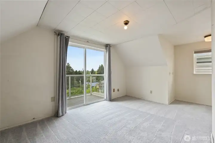 Upper Bedroom Upper Bedroom