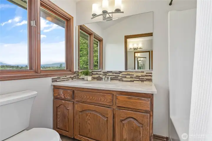 Upstairs Jack-n-Jill bathroom