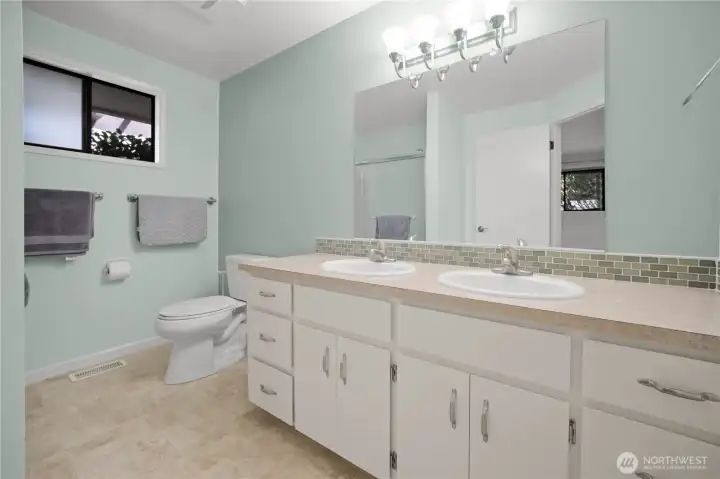 Ensuite Bathroom Ensuite Bathroom