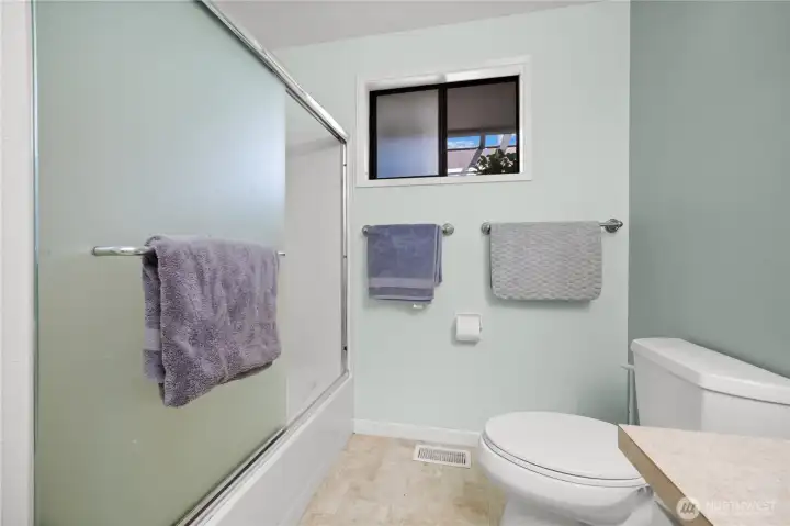 Full Bathroom Full Bathroom