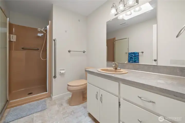 3/4 bathroom 3/4 bathroom