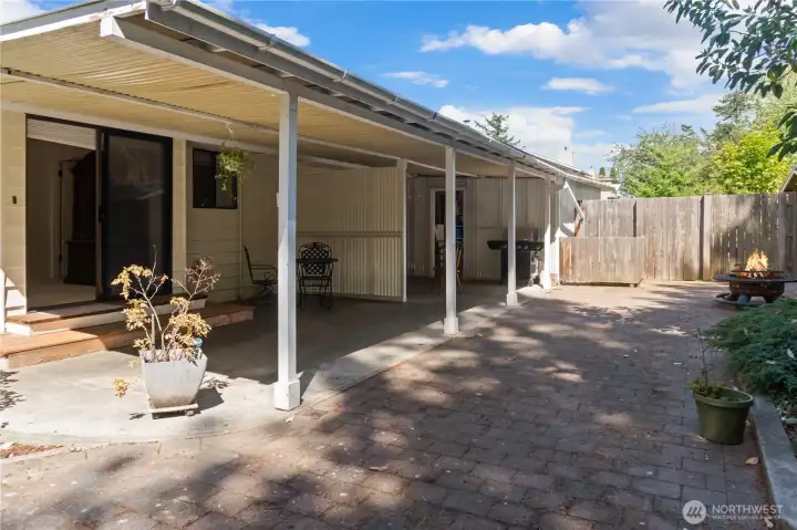 Covered concrete patio Covered concrete patio