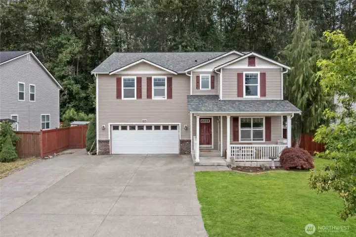 4 Bedroom + 2.5 Bath - NEWER 30 YEAR ROOF