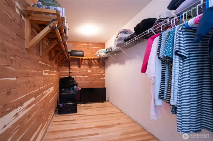 Walk in closet