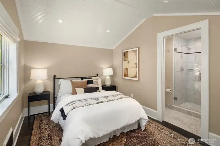 Second upstairs bedroom with an ensuite 3/4 bathroom Second upstairs bedroom with an ensuite 3/4 bathroom