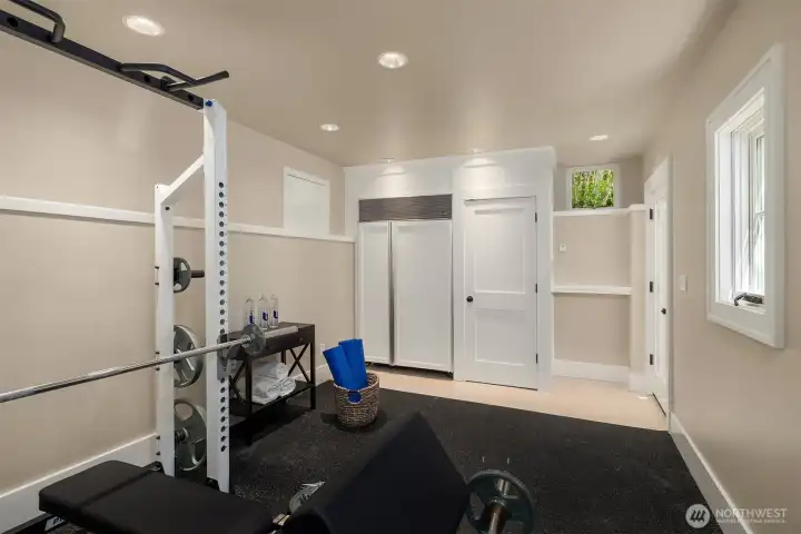 Home gym or could be another office! Home gym or could be another office!