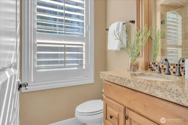 1st floor Bath w/Shower