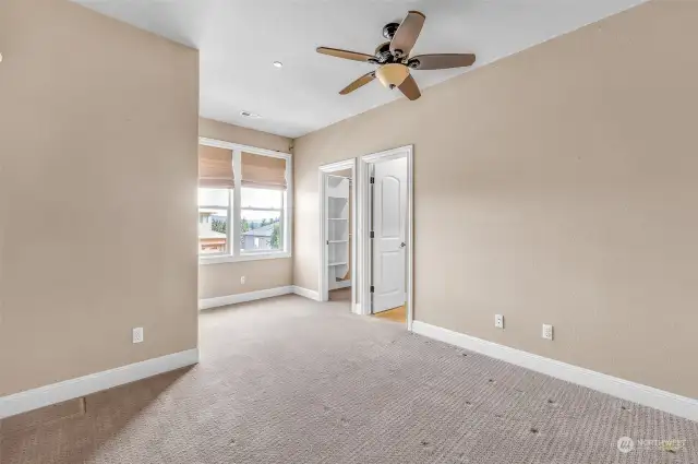 2nd Bedroom w/Bath & Walking Closet