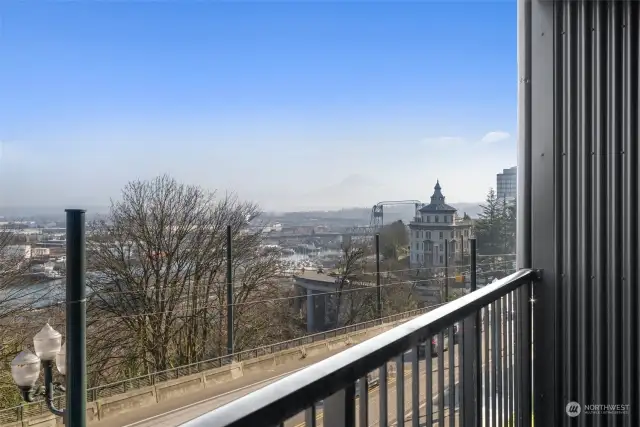 Balcony/Patio Area - Mount Rainier View