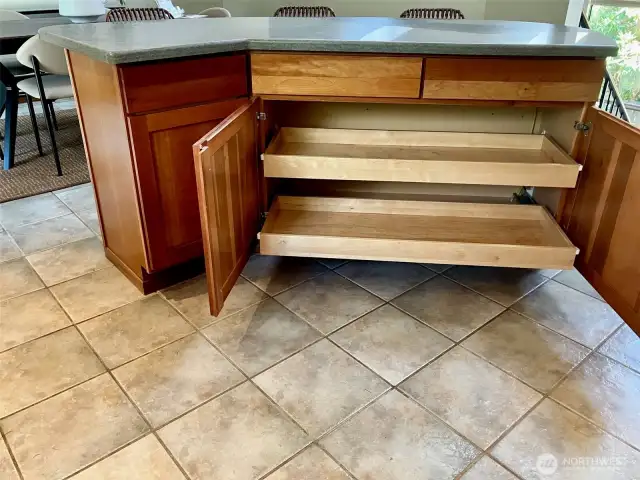 Roll out shelves in the Kitchen Cabinetry