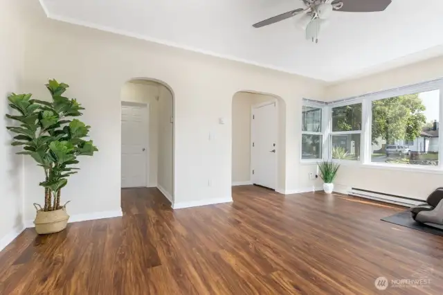 Living room- brand new floors & paint