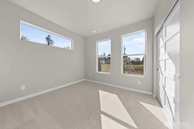 Photographs are for illustrative purposes only. Features, finishes, interior/exterior colors, landscaping and floorplan shown may vary from actual homes built.