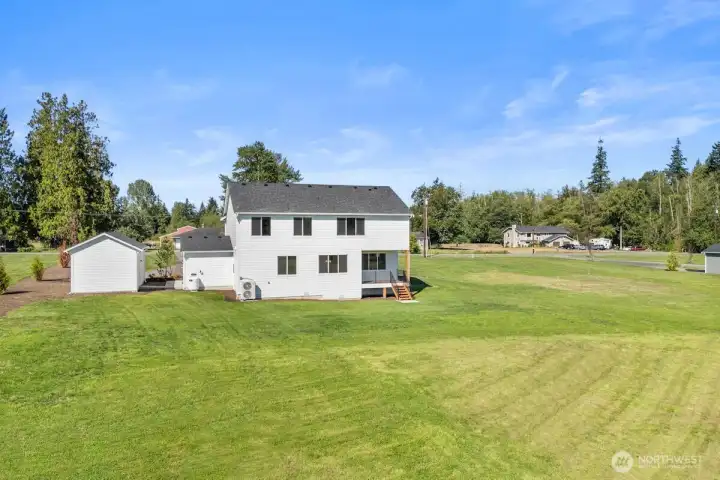 Photographs are for illustrative purposes only. Features, finishes, interior/exterior colors, landscaping and floorplan shown may vary from actual homes built.