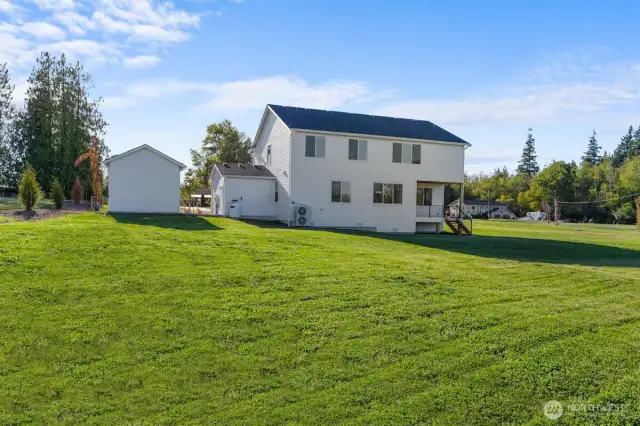 Photographs are for illustrative purposes only. Features, finishes, interior/exterior colors, landscaping and floorplan shown may vary from actual homes built.