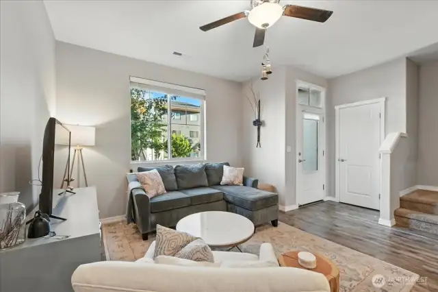 Living Room, entrance, ceiling fan