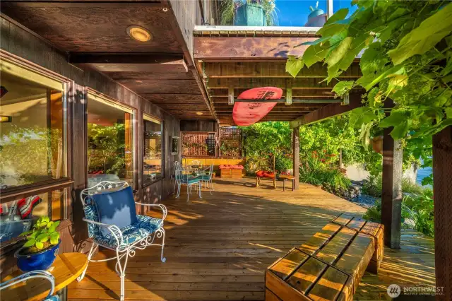 Massive covered lower deck space