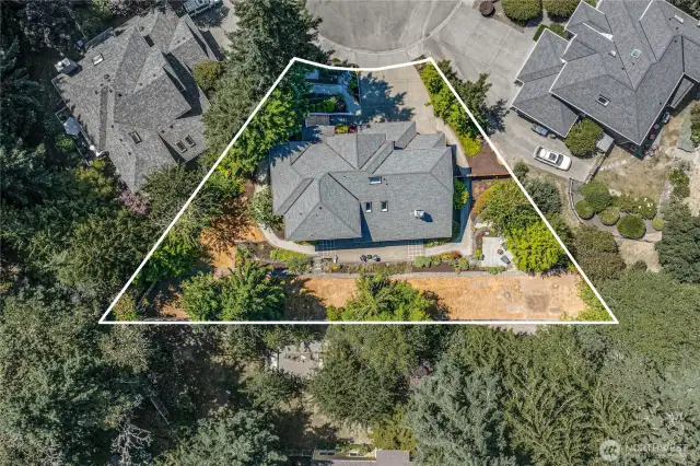 Large and private .30 acre lot.