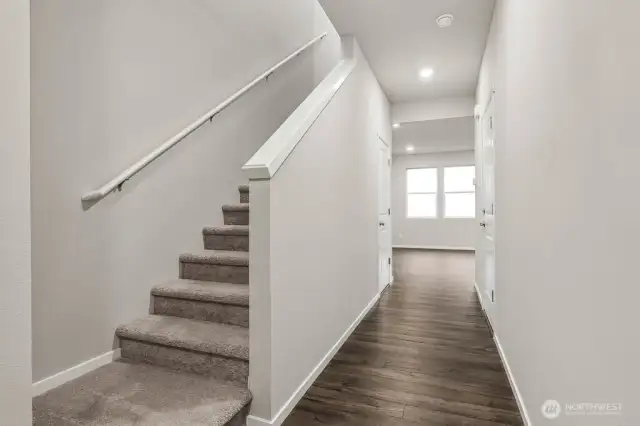Photo's are for representational purposes only. Colors and finishes may differ.
