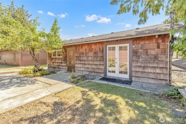 Cedar Shake Bungalow ..