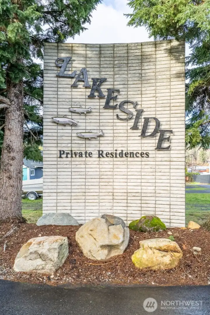Welcome to Lakeside Private Residences on Black Lake