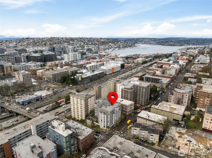 On the corner of E Denny Way and Bellevue Ave E. Proximity to Lake Union.
