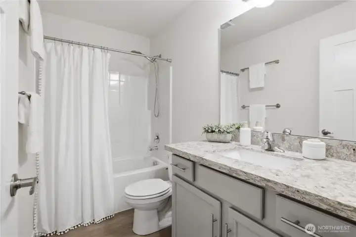 Full upstairs bathroom.